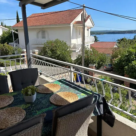 Jasna B Apartment Omišalj